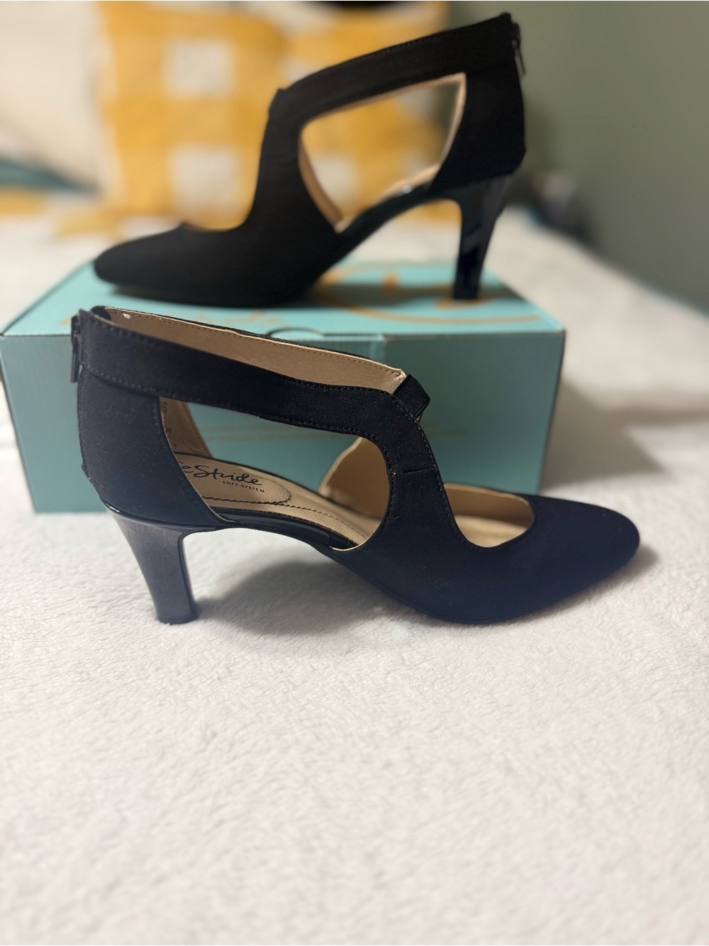 Life Stride Black Cutout Mid-Heel Pumps